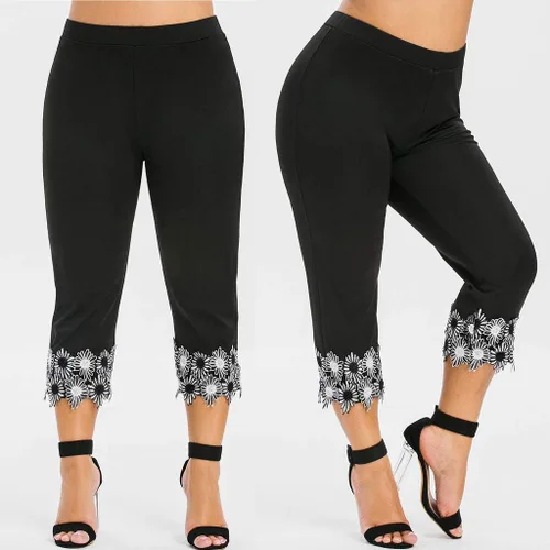 Vista 2 de Pantalones capri para mujer, talla grande, leggings capri elásticos para yoga, correr, mallas atléticas con ribete de encaje de guipur sólido, Negro