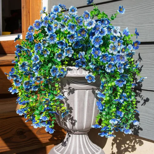 Vista 5 de Flores artificiales colgantes de imitación para decoración exterior de otoño, 2 piezas de violetas de seda falsas con eucalipto, resistentes a