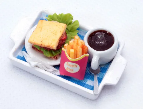 Vista 3 de Juego de comida en miniatura para casa de muñecas, sándwich, papas fritas y café, pequeños coleccionables de alimentos
