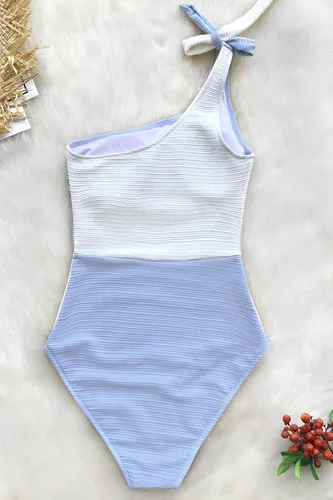 Vista 6 de CUPSHE - Traje de baño de una pieza para mujer, bloque de color, de un hombro, con lazo.