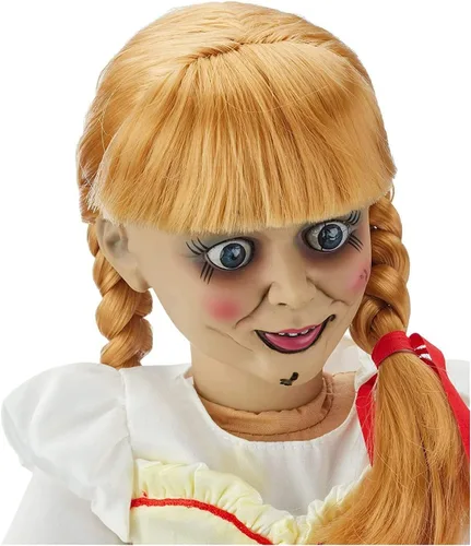 Vista 5 de Réplica e muñeca Annabelle, de la marca Mezco, 18 pulgadas.