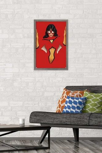 Vista 2 de Trends International Marvel Comics Spider Woman - Póster de pared Strikeforce #1, 22.4 pulgadas de largo x 14.7 pulgadas, versión enmarcada