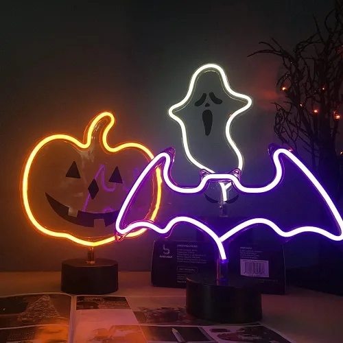 Vista 6 de Letrero de neón con forma de murciélago morado, luz de murciélago espeluznante de Halloween con patrón, lampara decorativa de mesa