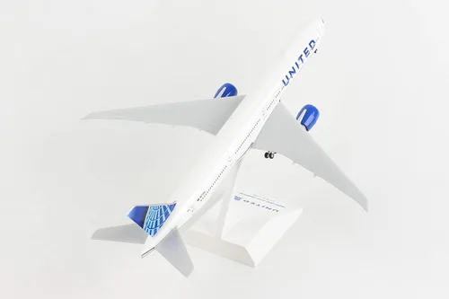 Vista 5 de Daron SkyMarks United 777-300ER 1/200 c/engranaje SKR1054 2019 Librea Azul, Blanco