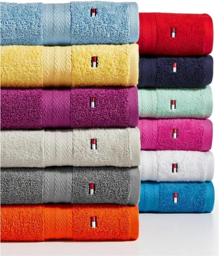 Vista 2 de Tommy Hilfiger Modern American - Toalla de baño de color sólido, 30 x 54 pulgadas, 100% algodón, 574 GSM (Sunshine)