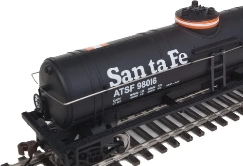 Vista 2 de Walthers Trainline HO Scale Model Santa Fe Tank Car, Negro/Naranja/Blanco