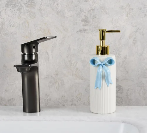 Vista 5 de Dispensador de jabón de cerámica hecho a mano, dispensador de líquido de loción para manos, recargable para decoración de cocina y baño (azul cinta)