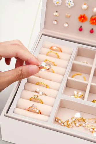 Vista 7 de QBestry Organizador de aretes de tuerca para niñas, caja organizadora de joyas, caja de aretes para niñas, caja de joyería para niñas, organizador