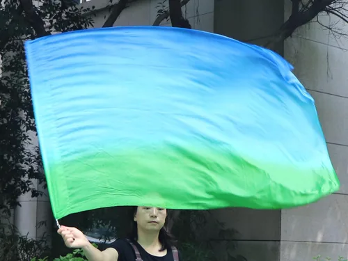 Vista 4 de Winged Sirenny Bandera de seda Poi, 50 pulgadas rectangular de seda giratoria, bandera de alabanza profética adoración adoración danza (aventura B)