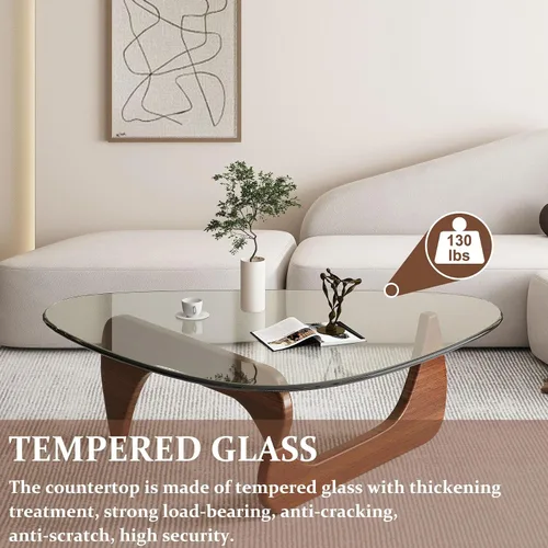 Vista 3 de Mesa auxiliar moderna Mid-Century con parte superior triangular de vidrio transparente y base de madera maciza, mesa auxiliar moderna para sala