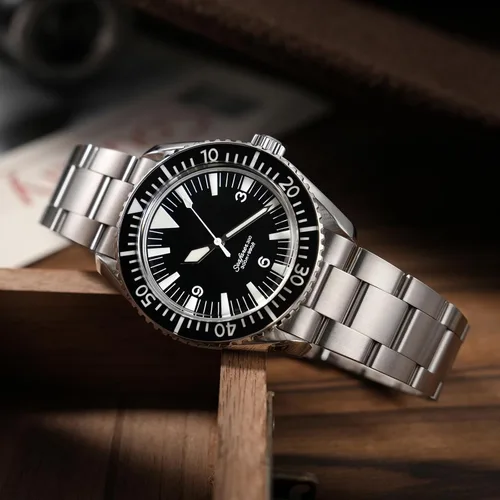 Vista 4 de watchdives WD1967Q Japón VH31 Reloj de buceo para hombre, con movimiento de cuarzo, 1.49 pulgadas, sombrero superior, burbuja, reloj de pulsera