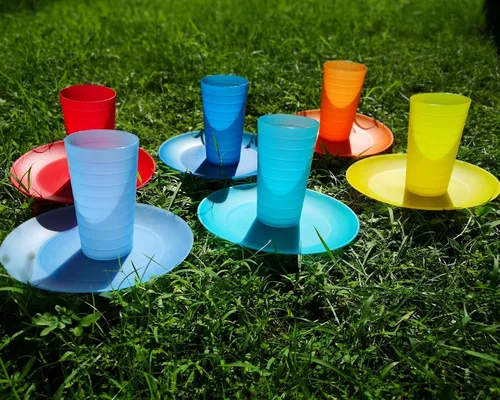Vista 8 de Vasos de 22 onzas y platos llanos de 10 pulgadas reutilizables, sin BPA y aptos para lavavajillas en 6 colores surtidos, juego de 24 para uso diario