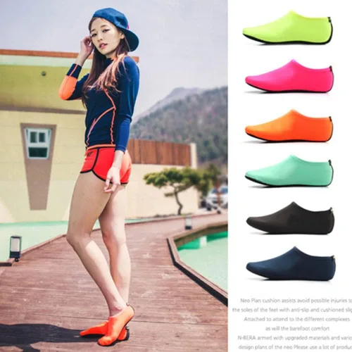 Vista 3 de Zapatos de deportes acuáticos descalzos de secado rápido, calcetines de yoga acuáticos, zapatos de surf para hombres, mujeres, niños, naranja, XXL