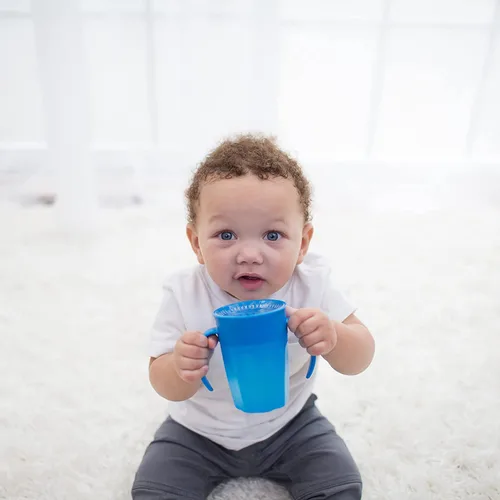 Vista 3 de Dr. Brown's Cucharas de alimentación para niños pequeños, paquete de 6, cuenco de succión antideslizante, paquete de 2 y Milestones™ Cheers360™ Taza