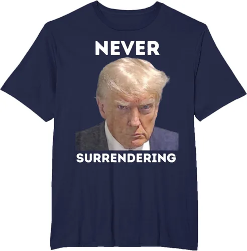 Vista 40 de Triumph Never Surrendering - Camiseta Trump Mug Shot, Negro