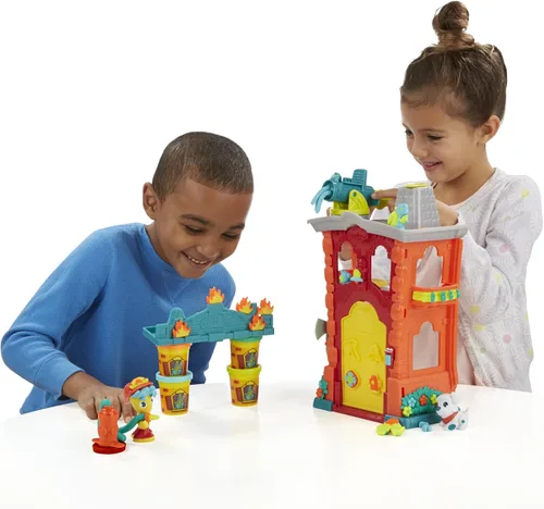Vista 4 de Play-Doh Town Firehouse, Casa de juguete