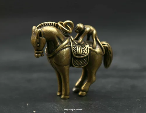 Vista 3 de GEEYOU Estatua china pequeña de bronce del zodiaco del zodiaco animal caballo mono riqueza estatua colgante riqueza suerte figura coleccionable