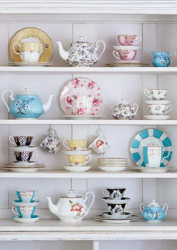 Vista 2 de Royal Albert 100 años 1990 - Juego de 3 piezas (taza de té, platillo y plato de 8")
