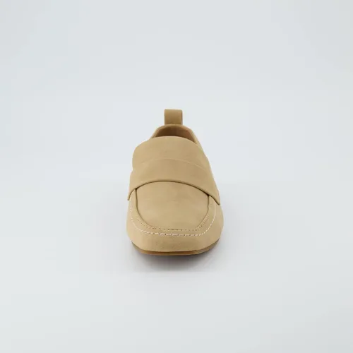 Vista 3 de CUSHIONAIRE Mocasín Gramercy sin cordones para mujer + espuma viscoelástica, anchos disponibles