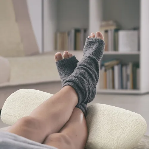 Vista 6 de Sintuff Almohada de apoyo para piernas con funda para sofá, almohada de descanso de pies con forma de media luna, almohada debajo de la rodilla