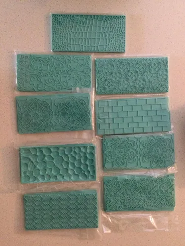 Vista 3 de Juego de 12+6 moldes de glaseado en relieve de plástico gratis Kits de madera ladrillo adoquín acolchado cuadrícula diamante diseños chocolate