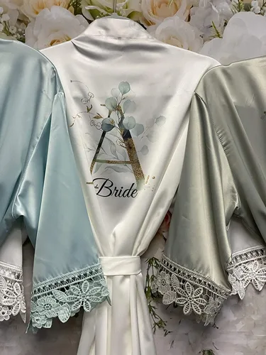 Vista 6 de Personalized Bridesmaid Robes Lace Bridal Robe Customized Gift Floral Design Satin Kimono Robe Wedding Party Getting Ready Short Robe Bachelorette