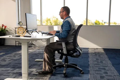 Vista 2 de Silla de oficina ergonómica, silla de oficina, soporte lumbar, silla de oficina de malla con respaldo medio con reposabrazos ajustables, silla