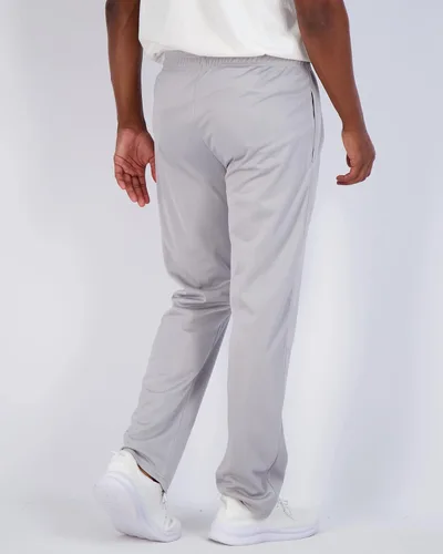 Vista 3 de Real Essentials Paquete de 3 Pantalones deportivos de tricot, informales, deportivos y activos, con parte inferior abierta y bolsillos para hombre