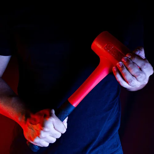 Vista 2 de Olsa Tools Martillo de soplado muerto - 3 libras - Cabeza de poliuretano que no se daña - Resistente al rebote - Mazo de cara suave absorbente