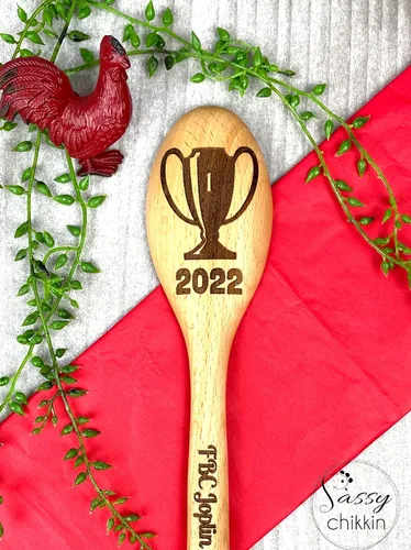 Vista 4 de Trofeo Chili Cook Off 2025, cuchara de cocina grabada de madera, premio de competencia de cocina personalizado, premio campeón de chile, cuchara
