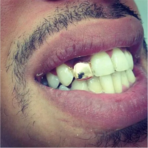 Vista 3 de Onwon 2 piezas chapadas en oro de 14 quilates Grillz Hip Hop Top Tooth Single Grill Cap para dientes boca, Goma