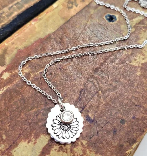 Vista 17 de Birth Month Flower and Birthstone Necklace