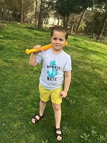Vista 3 de Conjunto de atuendo para niños pequeños, con camisa de manga corta y pantalones cortos de algodón para verano