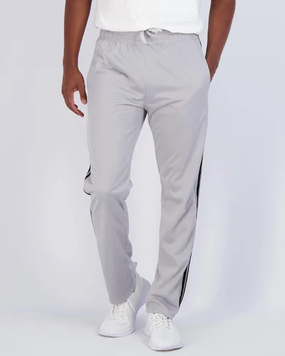 Vista 2 de Real Essentials Paquete de 3 pantalones deportivos de tricot para hombre, con parte inferior abierta, con bolsillos
