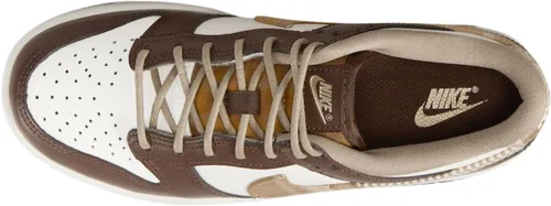 Vista 41 de Nike Kid's Dunk Low Sneaker