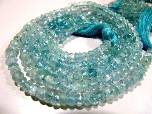 Vista 4 de Cuentas facetadas Rondelle de aguamarina natural/Cuentas de piedras preciosas Aqua de calidad AA/Tamaño 4 a 0.197 in/Strand 13 pulgadas de largo/Al
