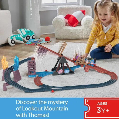 Vista 4 de Thomas & Friends Juego de tren de juguete motorizado Crystal Caves Adventure con Thomas, puente basculante y 8 pies de pista para niños en edad
