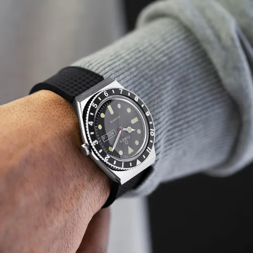 Vista 2 de Timex 1.496in inspirado en Q Diver, Inspirado en Q Diver de 1.496in