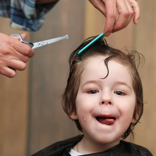 Vista 7 de Tijeras de corte de pelo para niños de 6.1 pulgadas, puntas redondeadas, tijeras profesionales de corte de pelo seguras para bebés, niños, mujeres
