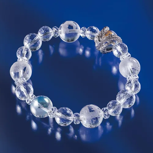 Vista 2 de Pulsera de buena suerte de serpiente blanca hecha en Japón para mujeres y hombres, amuleto de buena suerte feng shui, deidades guardianas, cristal