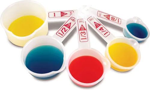 Vista 2 de Learning Resources Juego de medición de líquidos para el aula, 19 piezas, a partir de 5 años, exploración científica para niños, experimentos