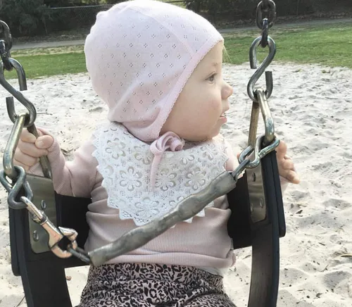 Vista 4 de Babero de bebé para niñas, babero de encaje suave para bebés de 0 a 12 meses, paquete de 2