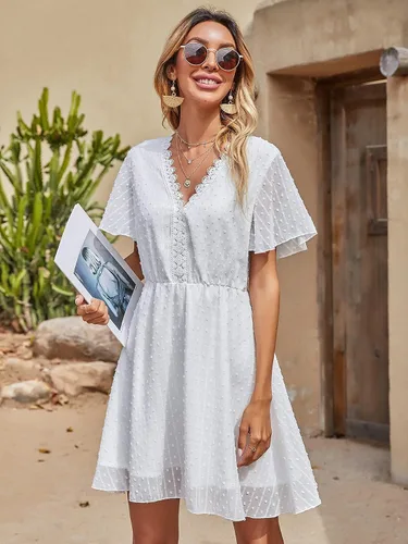 Vista 3 de Floerns - Mini vestido de encaje con cuello en V y manga corta para mujer