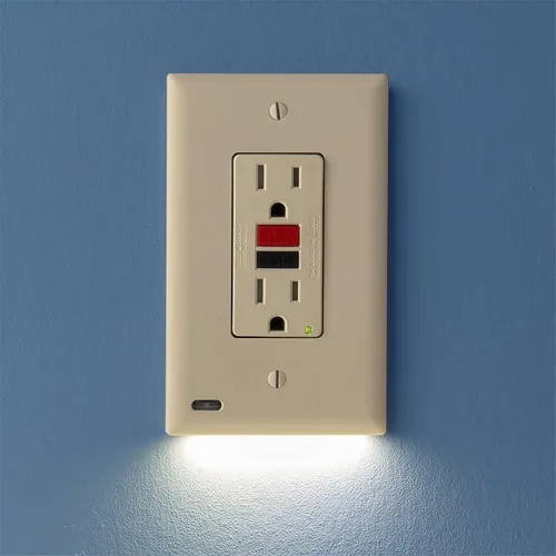 Vista 18 de SnapPower Guidelight, placa cobertor de salida con luces de noche LED