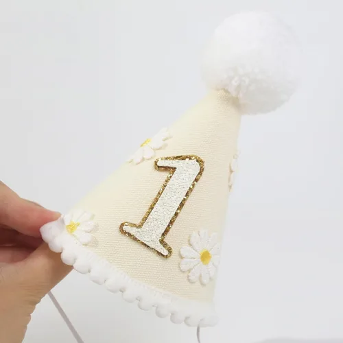 Vista 8 de Sombrero de cono de margarita hecho a mano, diadema floral única para fiestas de cumpleaños