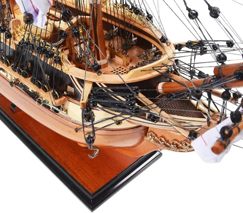 Vista 5 de Old Modern Handicrafts Modelo de barco USS Constitution de calidad de museo, hecho a mano de madera de alta calidad, gran atención a detalles