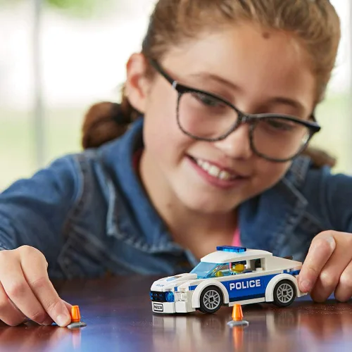 Vista 2 de LEGO City Police Patrol 60239 Kit de construcción, nuevo 2019 (92 piezas)