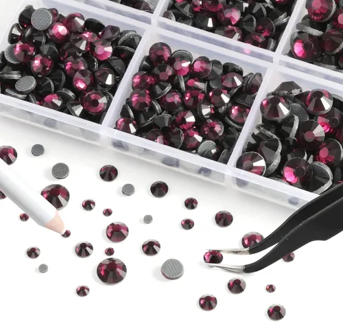 Vista 2 de 6736 piezas de diamantes de imitación termoadhesivos con parte trasera plana, diamantes de imitación morados para manualidades y ropa mezclados en 5
