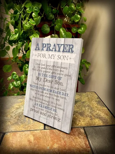 Vista 7 de DEXSA Placa de madera con texto en inglés "Son Praying", fabricada en los Estados Unidos, 6 x 9 pulgadas, marco vertical para decoración de pared