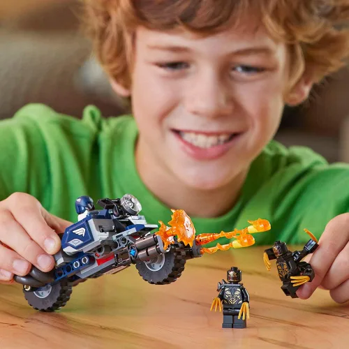 Vista 3 de LEGO Marvel Avengers Capitán América: Outriders Attack 76123 Kit de construcción (167 piezas)